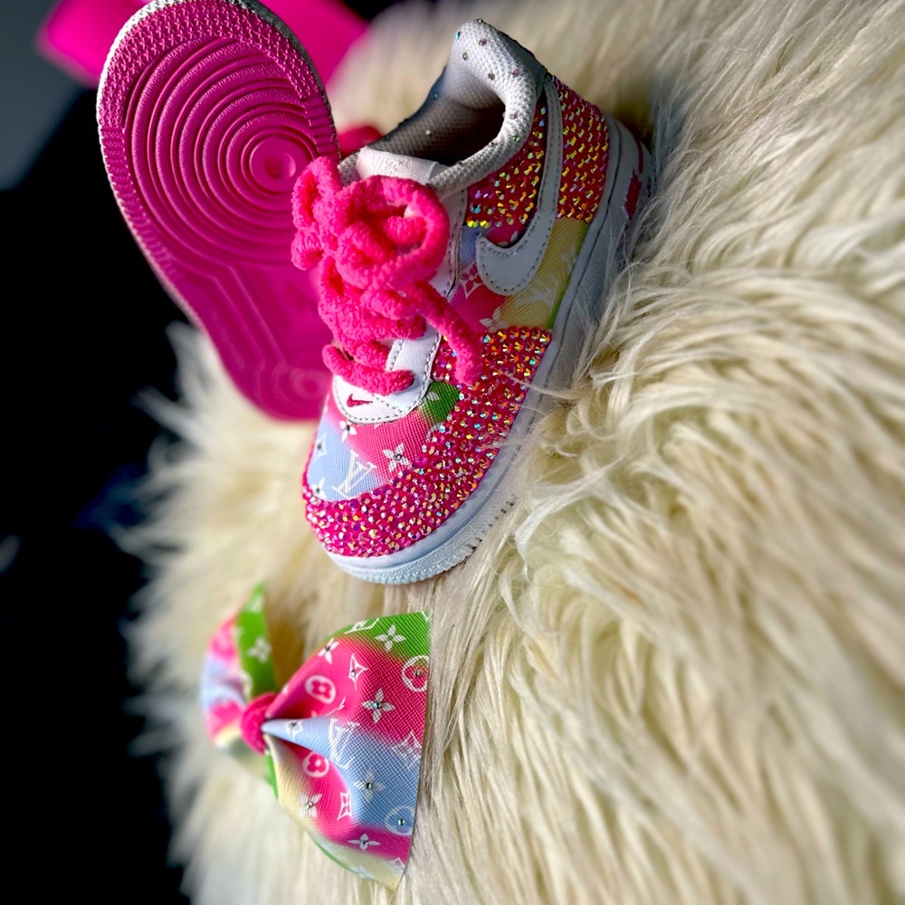 Baby girl Af1 with matching bow size 8c